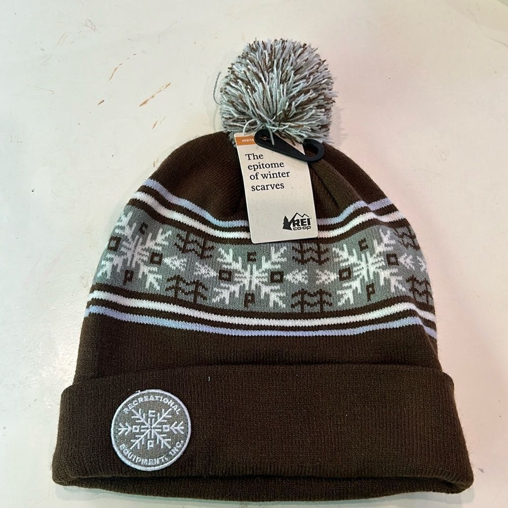 REI co-op winter beanie with pom new tags